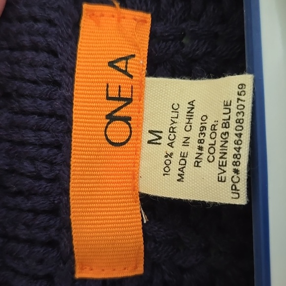 One A Navy Cable Knit Sweater Size Medium - Picture 5 of 6